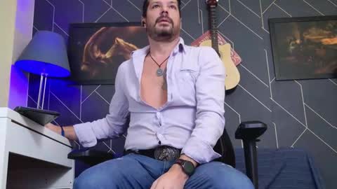 Aaron online show from November 17, 2025, 4:18 am