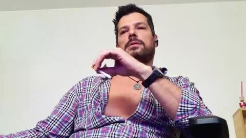 Aaron online show from April 21, 2026, 4:52 am