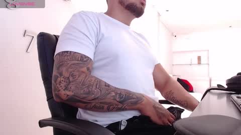 ig aaron hunter123 online show from February 24, 2025, 3:20 pm