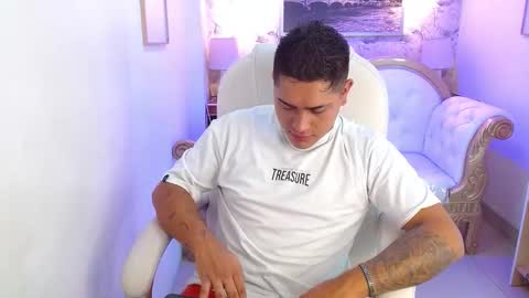 Aaron online show from December 5, 2025, 11:30 am