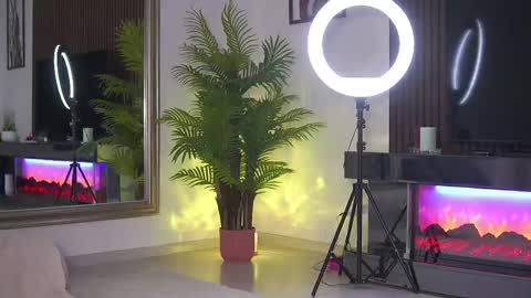 Snapshot of abbela_white chatting on May 14, 2026, 5:36 am Alexa online show from May 14, 2026, 5:36 am