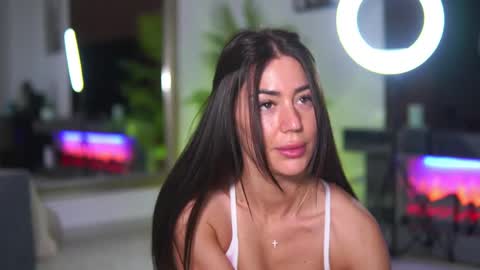 Snapshot of abbela_white chatting on May 19, 2026, 5:58 am Alexa online show from May 19, 2026, 5:58 am