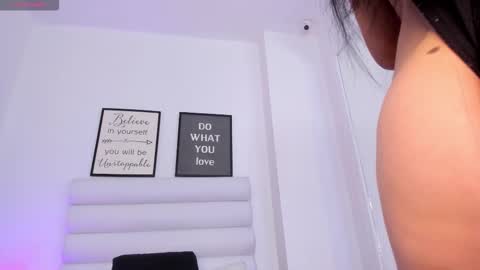 abbey_walker online show from March 19, 2026, 1:37 pm