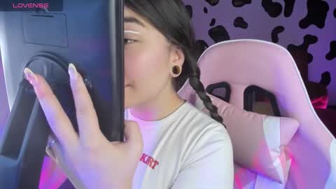 April online show from November 6, 2025, 1:06 am