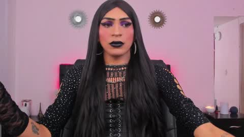 Abbigail Fuster  online show from February 7, 2025, 7:07 am