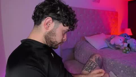 START TRANSMISSION ---- AM COLOMBIA TIME online show from April 21, 2026, 8:53 am