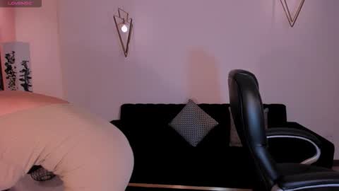 Abby Dalton  online show from December 4, 2025, 8:12 am