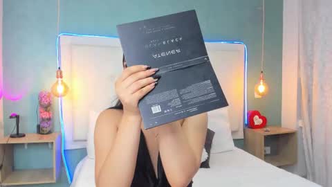 Abby Dixon  online show from December 2, 2025, 2:12 pm