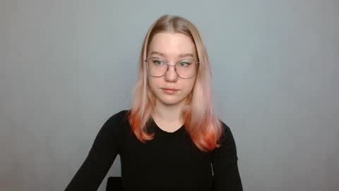 Abby Lovense is active online show from December 29, 2024, 9:39 am