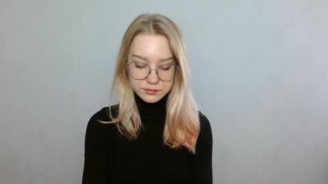 Abby Lovense is active online show from February 3, 2025, 10:03 am