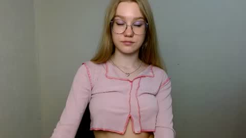 Abby Lovense is active online show from June 19, 2026, 2:43 pm