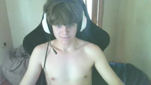Snapshot of abbysal_blade chatting on June 27, 2026, 6:40 am abbysal_blade online show from June 27, 2026, 6:40 am