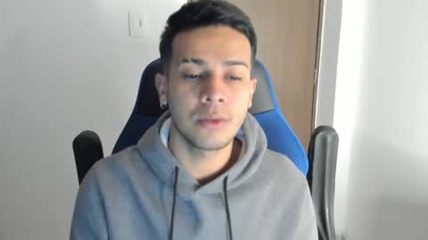 Independence model AbelAsburgo online show from December 6, 2024, 4:36 am