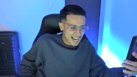 Independence model AbelAsburgo online show from December 17, 2024, 2:01 am