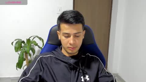 Independence model AbelAsburgo online show from November 4, 2025, 2:43 am