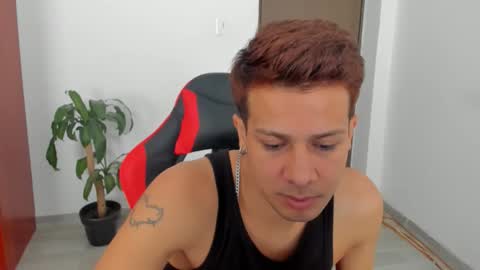 Independence model AbelAsburgo online show from January 8, 2026, 6:43 pm