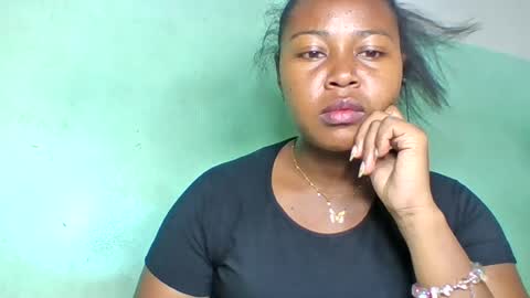 Snapshot of abella677022 chatting on June 21, 2026, 7:44 am abella677022 online show from June 21, 2026, 7:44 am