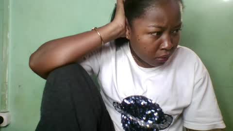 Snapshot of abella677022 chatting on June 29, 2026, 5:03 am abella677022 online show from June 29, 2026, 5:03 am