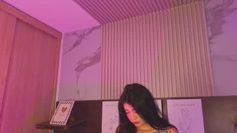 Abella online show from November 13, 2025, 7:07 am