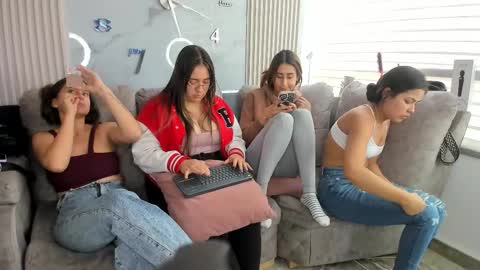 abella_as_ online show from March 6, 2026, 5:20 pm