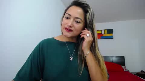 ximena online show from February 22, 2025, 1:46 pm