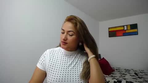 ximena online show from September 23, 2025, 1:03 pm