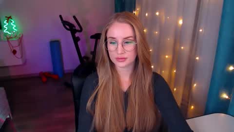 Anna online show from December 8, 2024, 3:45 pm