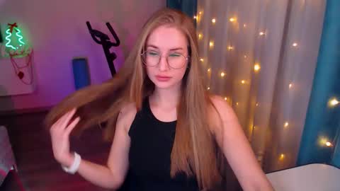 Anna online show from December 8, 2024, 7:32 pm