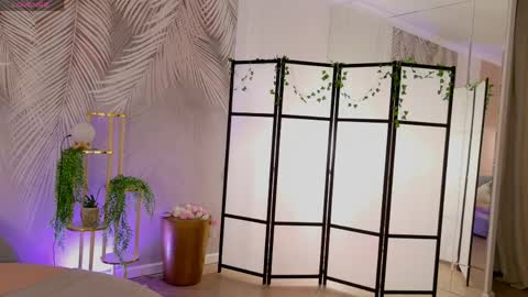 abigailforl online show from April 5, 2026, 5:04 am