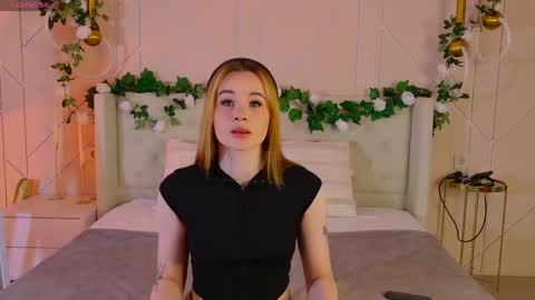 abigailforl online show from April 13, 2026, 5:02 am