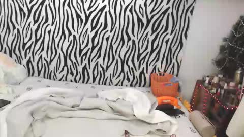 Snapshot of abigailove4u chatting on January 5, 2026, 9:29 pm GoldenFish online show from January 5, 2026, 9:29 pm