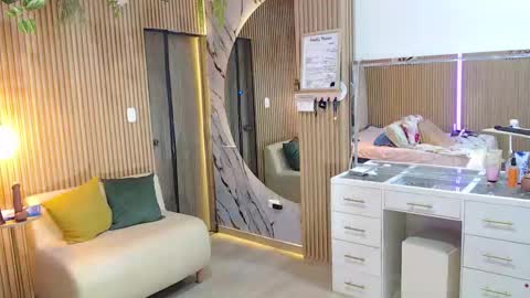 abigailowensss online show from February 12, 2026, 8:09 am