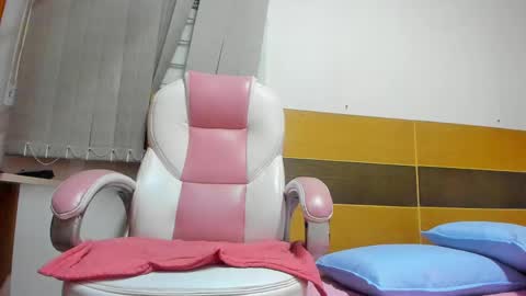 Abigail online show from February 28, 2025, 3:04 am