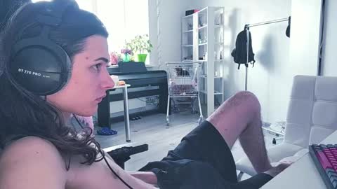 hi  cum in pvt noi extra tip online show from April 22, 2026, 8:39 am