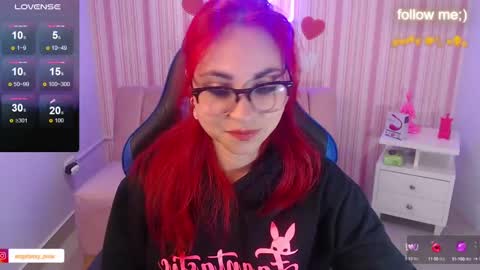 abril_ch_ online show from March 8, 2025, 10:54 am