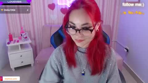 abril_ch_ online show from March 10, 2025, 10:59 am