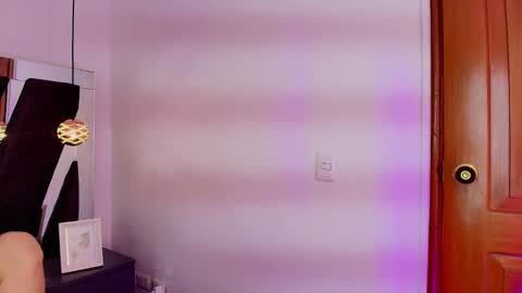  Abril  online show from March 6, 2025, 8:59 pm