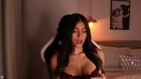 Snapshot of abril_w18 chatting on December 21, 2025, 10:50 pm My name is Alexa. Please say hello I like to chat with you. If you have requests please use tip online show from December 21, 2025, 10:50 pm