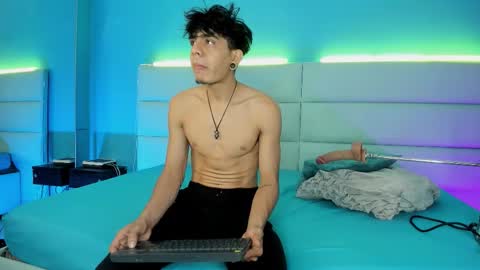 Abril and Julian online show from February 25, 2026, 12:04 pm