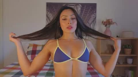Snapshot of abrilhelena8 chatting on June 15, 2026, 9:44 am Helena online show from June 15, 2026, 9:44 am