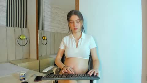 Natalia online show from April 19, 2026, 2:44 am