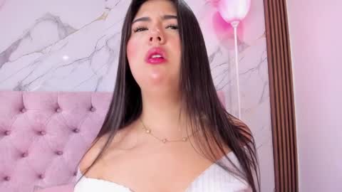 Abril online show from May 7, 2026, 11:37 am