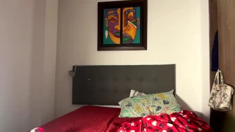 abrilsantosxo online show from April 24, 2026, 8:06 am