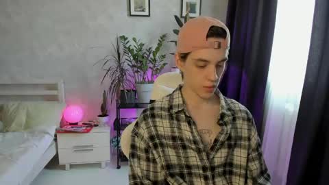 Snapshot of abslut chatting on May 7, 2026, 8:20 am Nick online show from May 7, 2026, 8:20 am