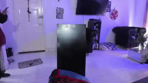 Alice online show from September 8, 2025, 3:44 pm