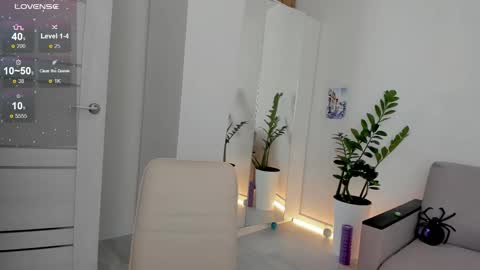 Anna FANSLY yesacid online show from October 29, 2025, 9:16 pm