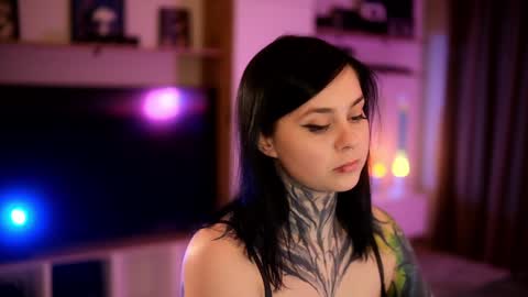 acid_pie online show from December 11, 2024, 11:10 pm