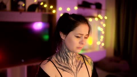 acid_pie online show from February 1, 2025, 6:43 am