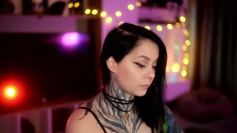 acid_pie online show from February 5, 2025, 3:23 am