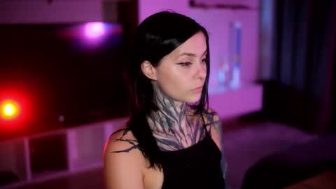 acid_pie online show from September 10, 2025, 4:29 pm